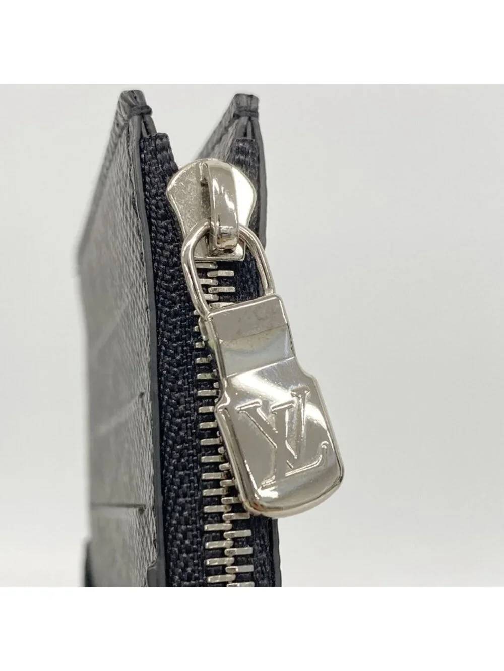 Louis Vuitton Taiga Coin Card Holder Ardoise